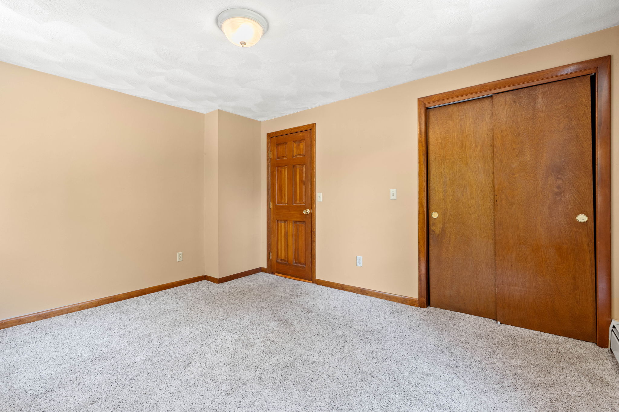 26 School Street Byfield, MA 01922 - Photo 16 of 32