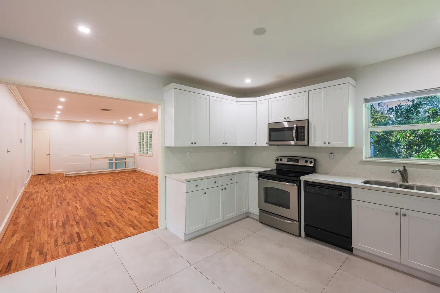 $4,350 | 3911 Ponce De Leon Boulevard, Coral Gables, FL 33134