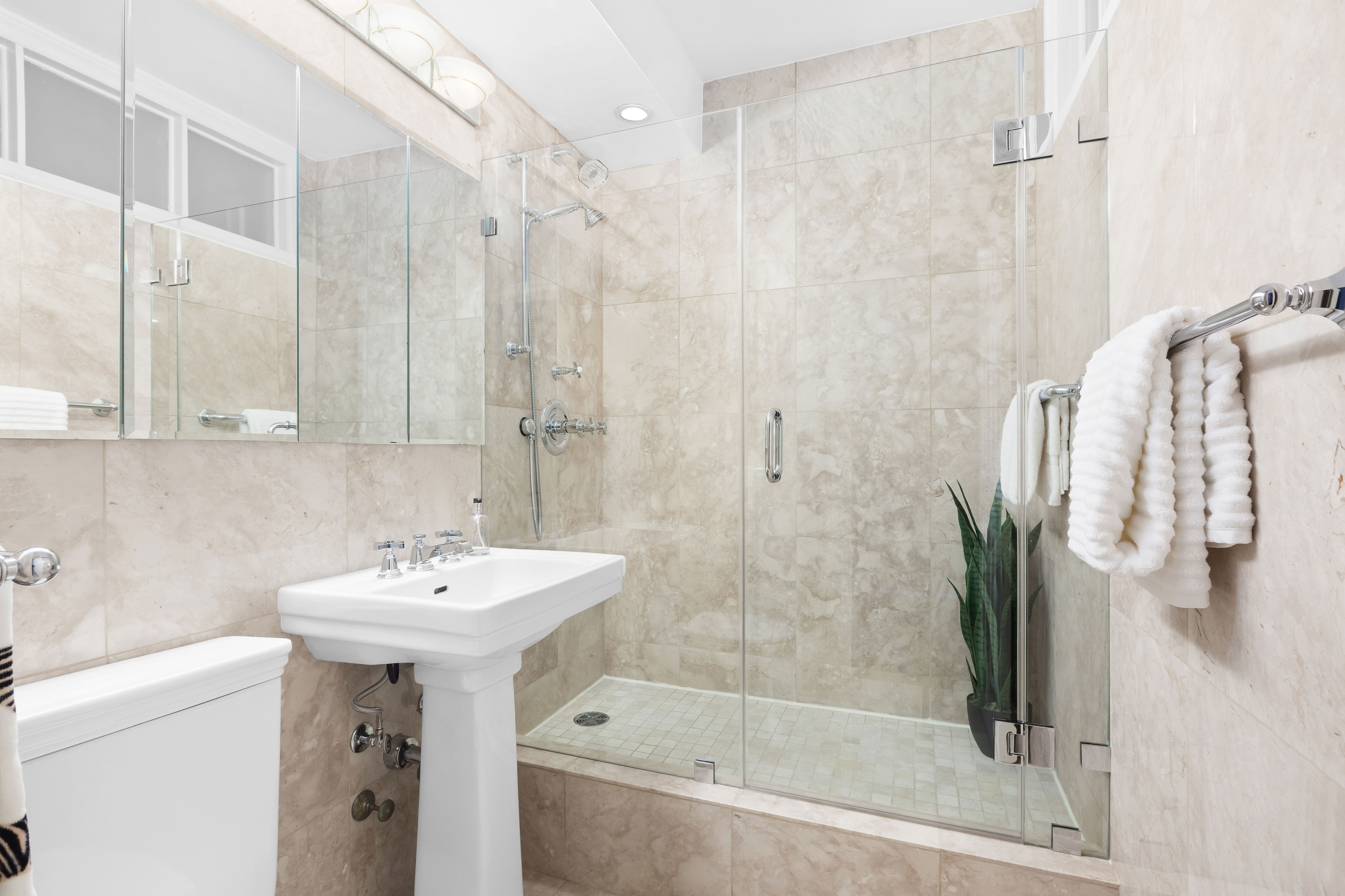 12 Beekman Place, Unit 3A Manhattan, NY 10022 - Photo 13 of 21