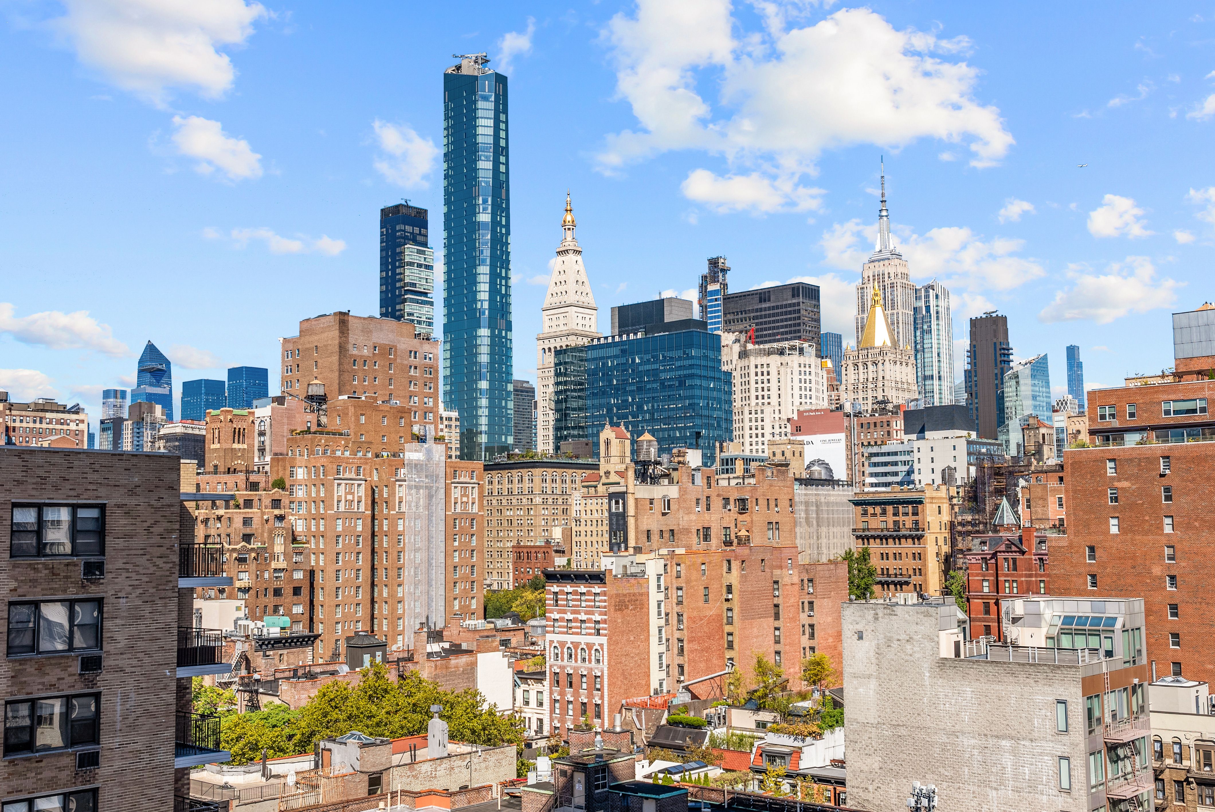 201 East 17th Street, Unit 14F Manhattan, NY 10003 - Photo 8 of 9 a city view with tall buildings
