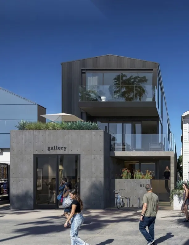 $3,995,000 | 811 Ocean Front Walk, Venice, CA 90291