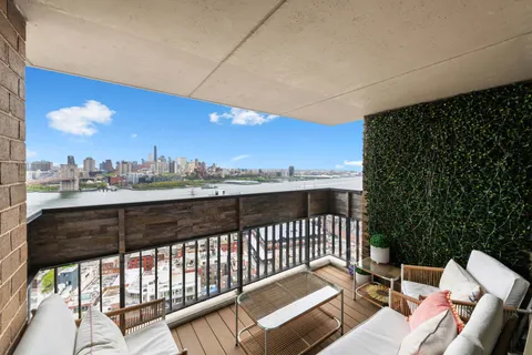 $1,325,000 | 100 Beekman Street, Unit 26D | Financial District
