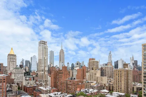$680,000 | 245 East 25th Street, Unit 19L | Kips Bay