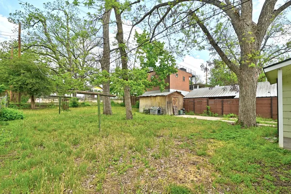 $670,000 | 1710 Holly Street, Austin, TX 78702