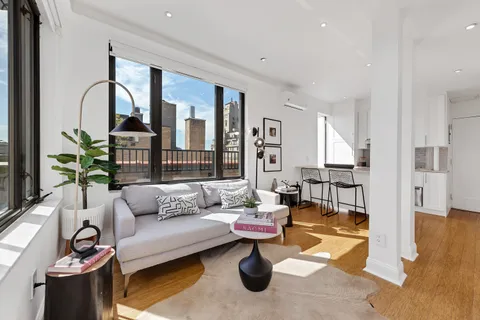 $849,000 | 328 West 86th Street, Unit PHA | Upper West Side