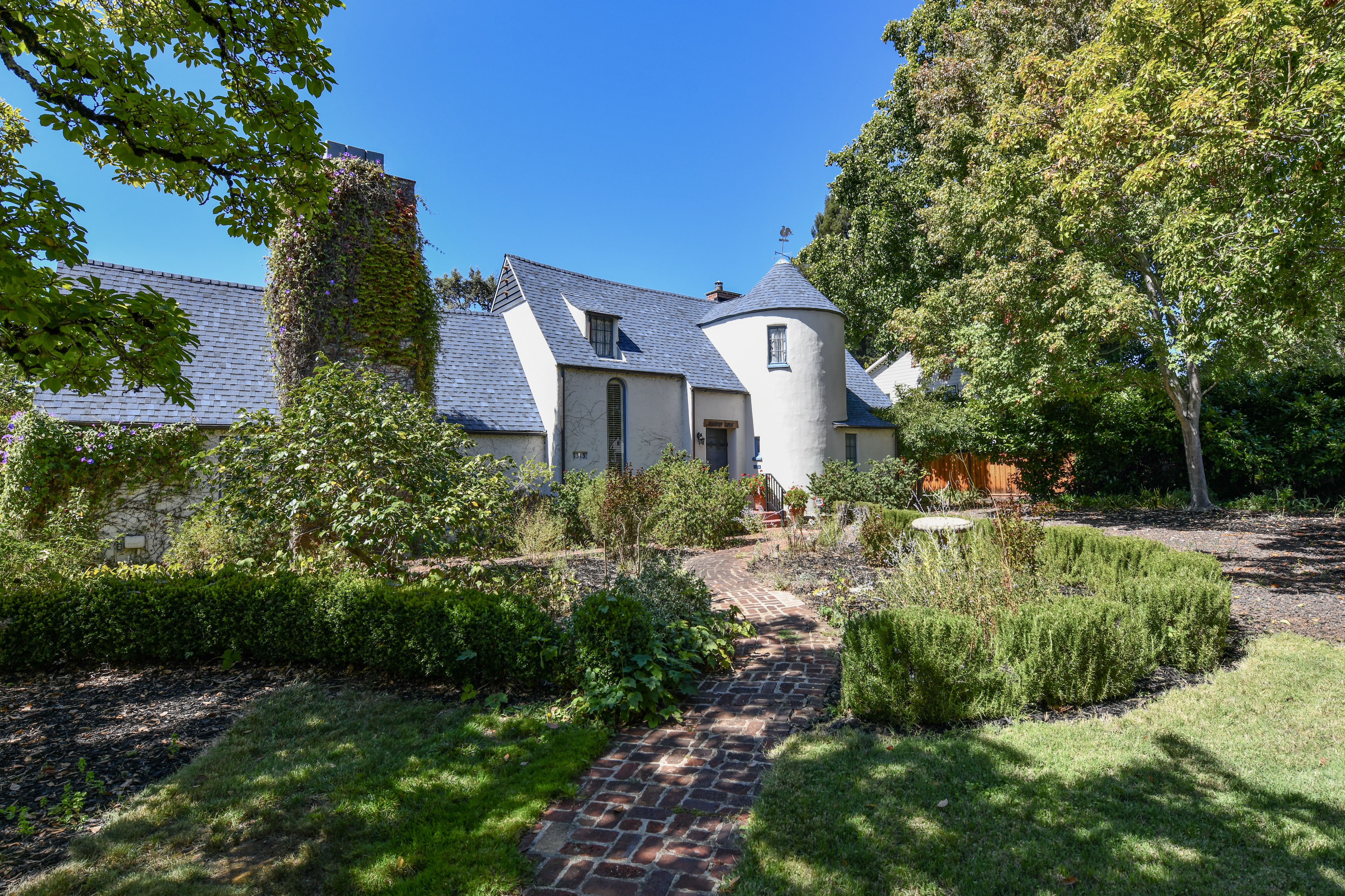 1313 St Helena Avenue Santa Rosa, CA 95404 - Photo 1 of 45 Gallery Image 1