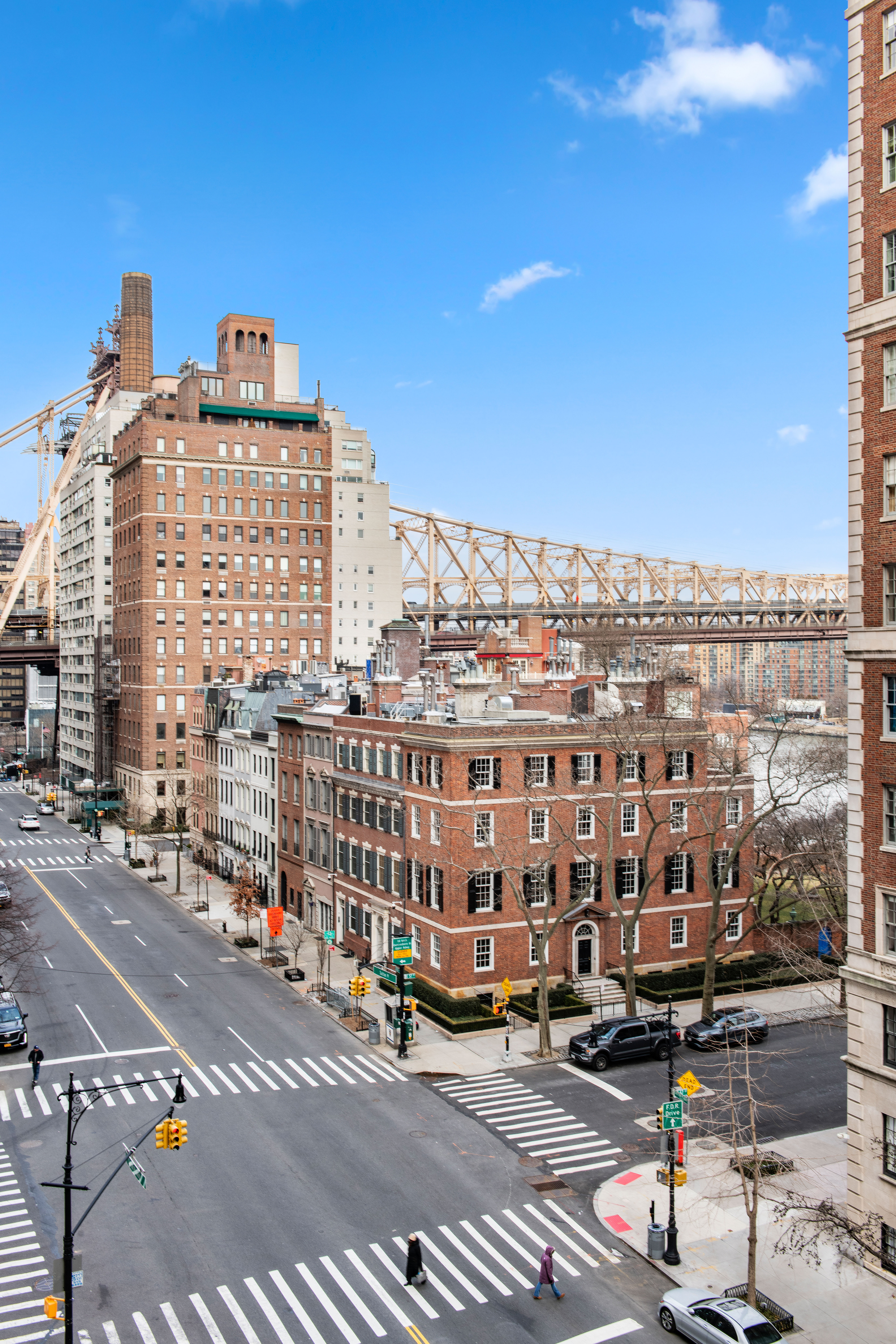 2 Sutton Place South, Unit 7F Manhattan, NY 10022 - Photo 14 of 18 a view of city with tall buildings