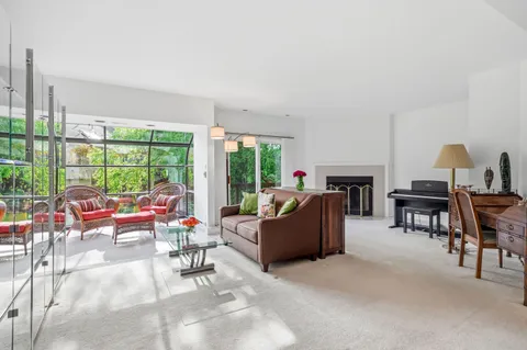 Contact Agent | Chanticleer, Cherry Hill, NJ 08003