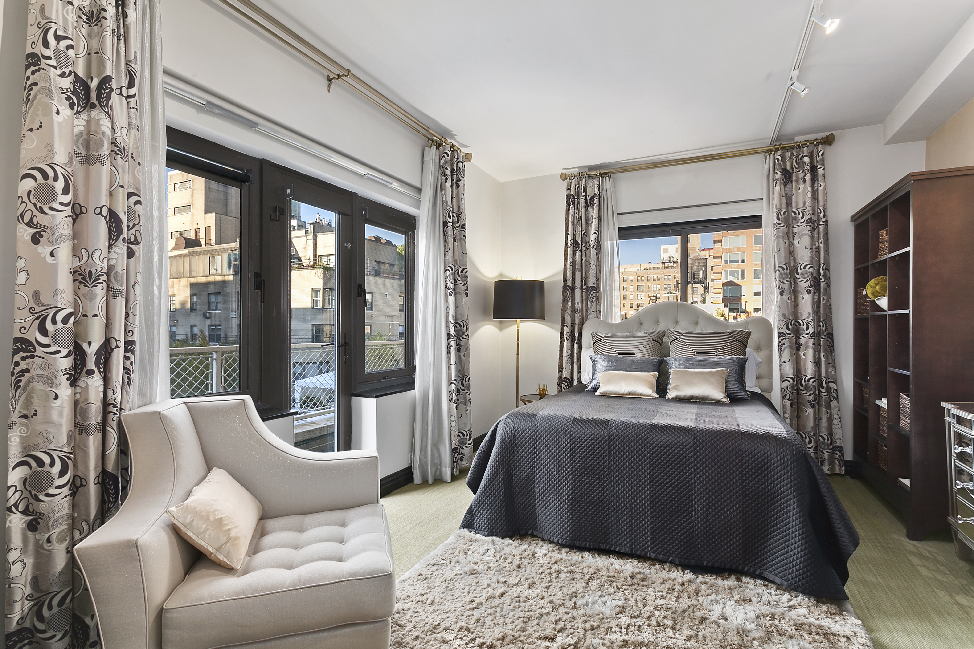 25 East 83rd Street, Unit 10E Manhattan, NY 10028 - Photo 3 of 14