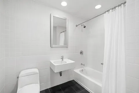 $2,998,000 | 80 Chambers Street, Unit 15A | TriBeCa