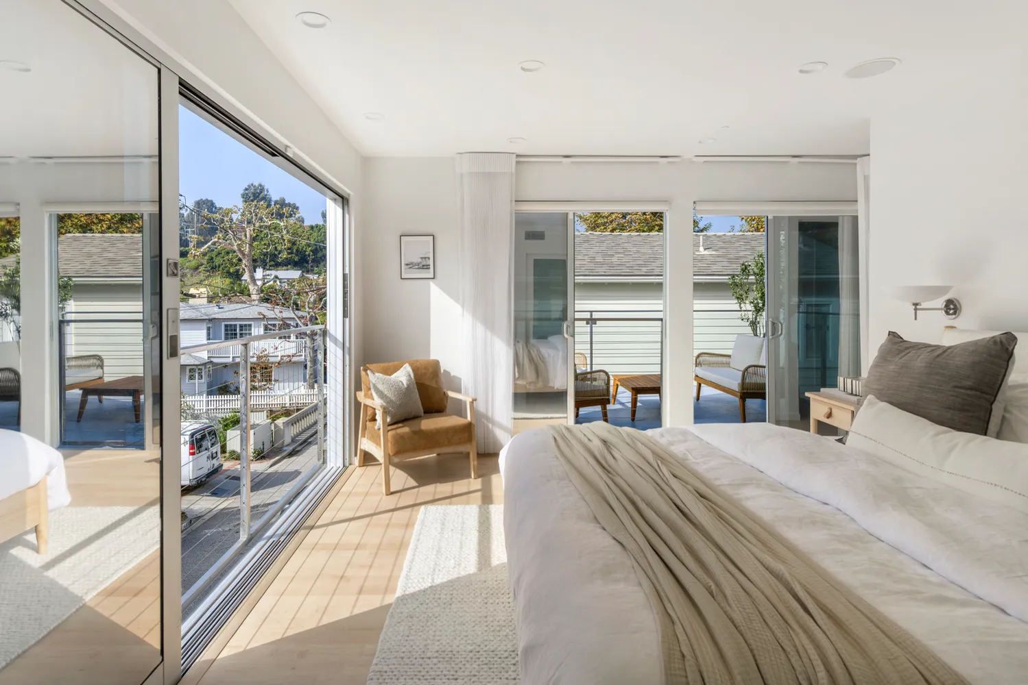 $3,295,000 | 257 Entrada Drive, Santa Monica, CA 90402