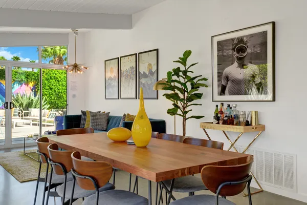 $1,075,000 | 406 East Desert Holly Circle, Palm Springs, CA 92262