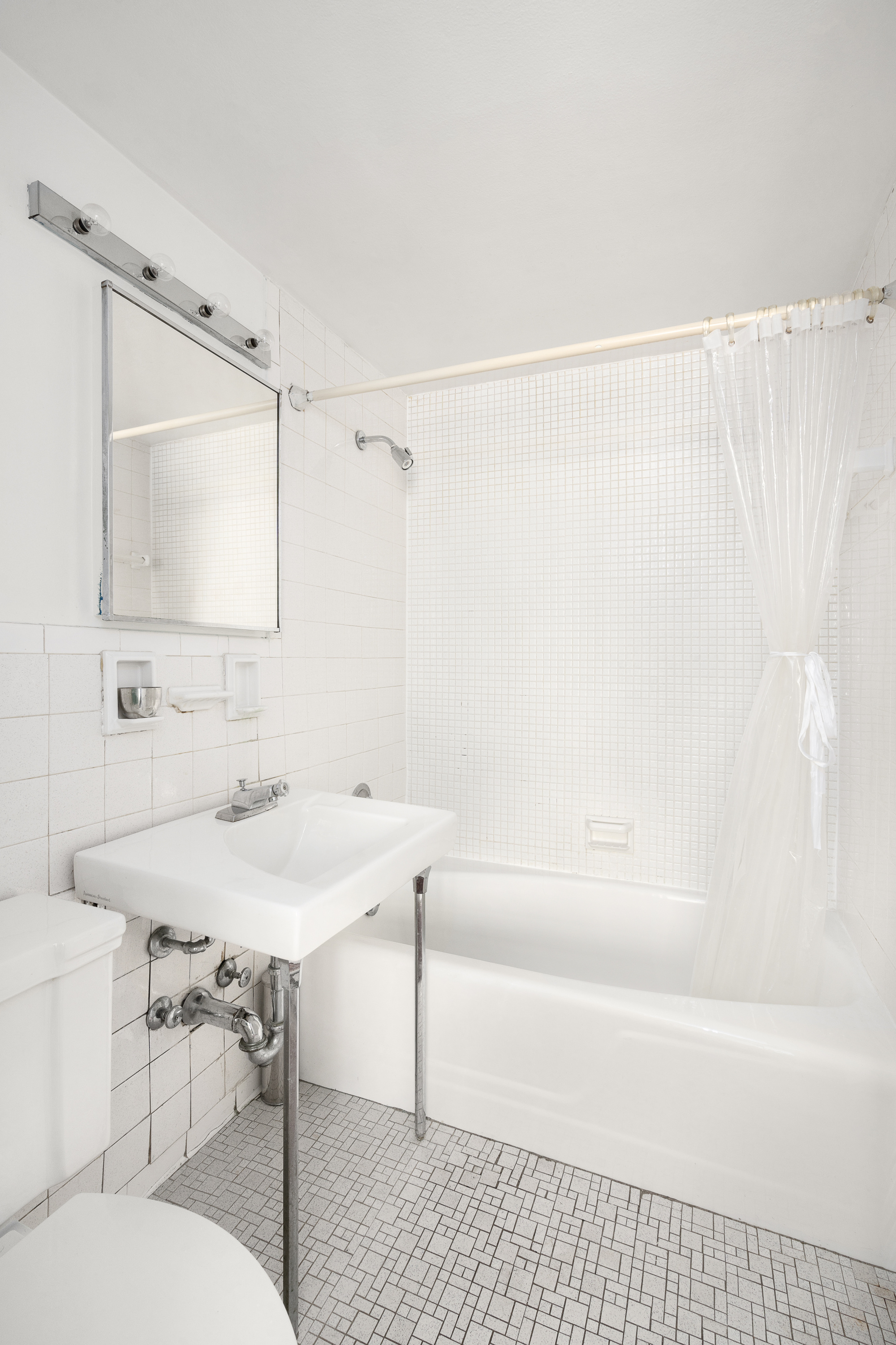 225 East 57th Street, Unit 12M Manhattan, NY 10022 - Photo 6 of 7