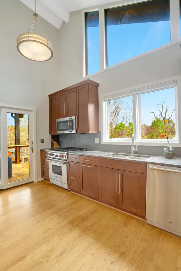 $2,000,000 | 4715 38th Street North, Arlington, VA 22207