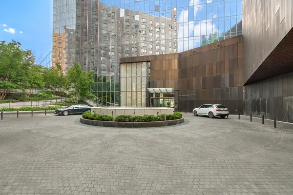 $8,995 | 252 South Street, Unit 40A | Two Bridges