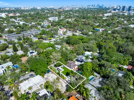 $4,950,000 | 3770 Kumquat Avenue, Miami, FL 33133