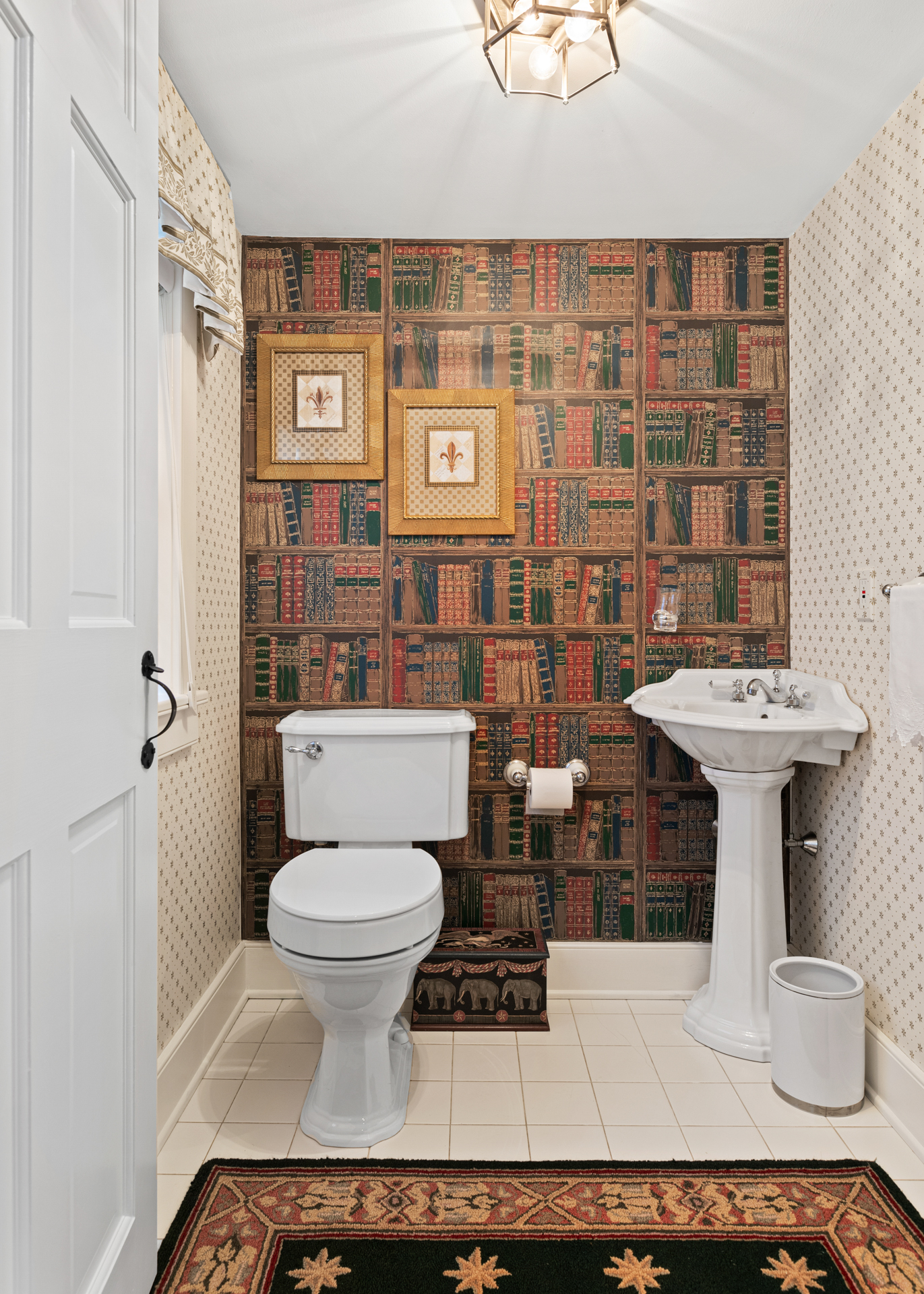 791 Grubbs Mill Road Berwyn, PA 19312 - Photo 24 of 76 a bathroom with a sink toilet and shower