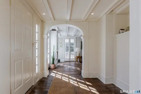 $2,195,000 | 89 Chestnut Hill Road, Wilton, CT 06897