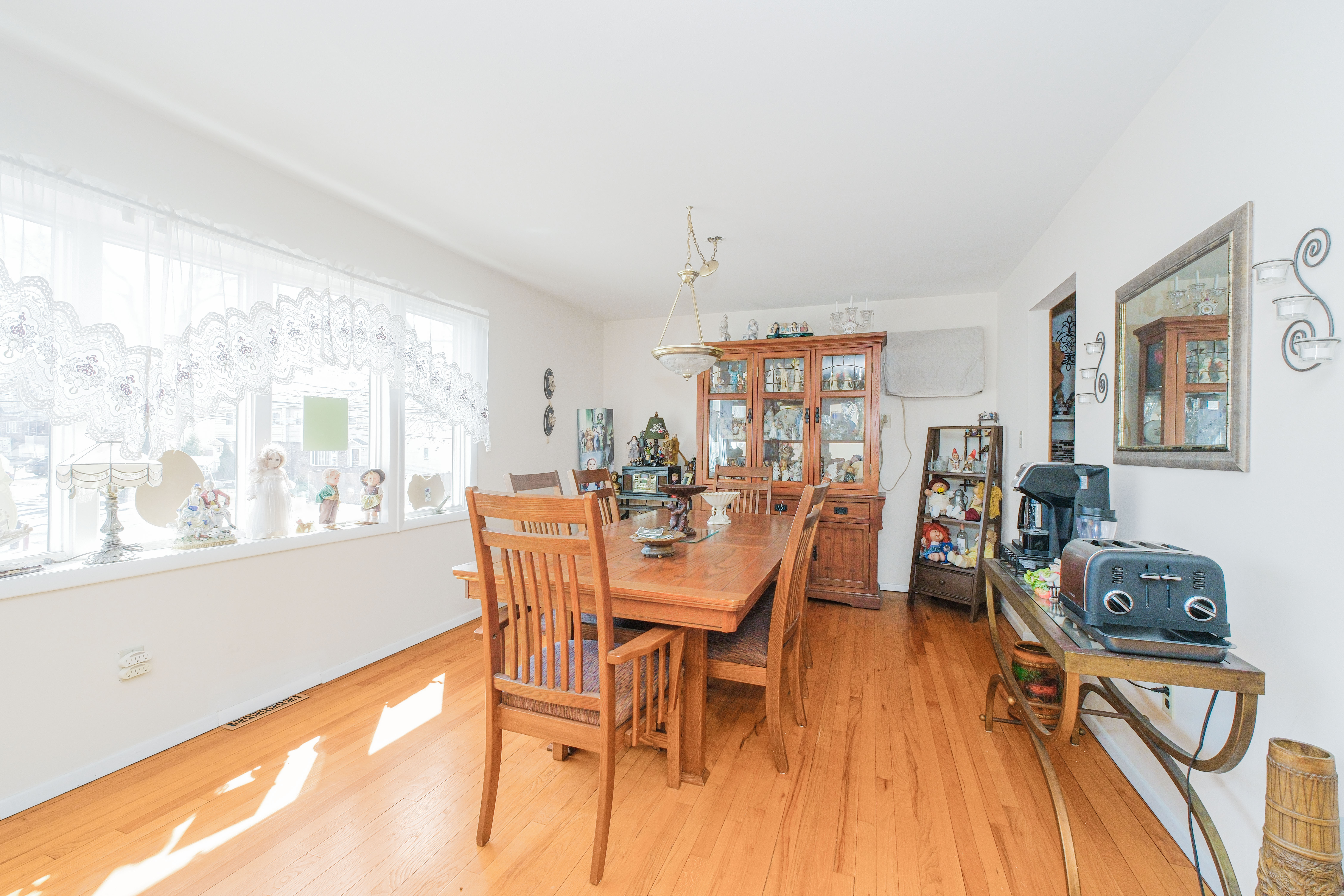 232 Hawthorne Avenue Staten Island, NY 10314 - Photo 3 of 21