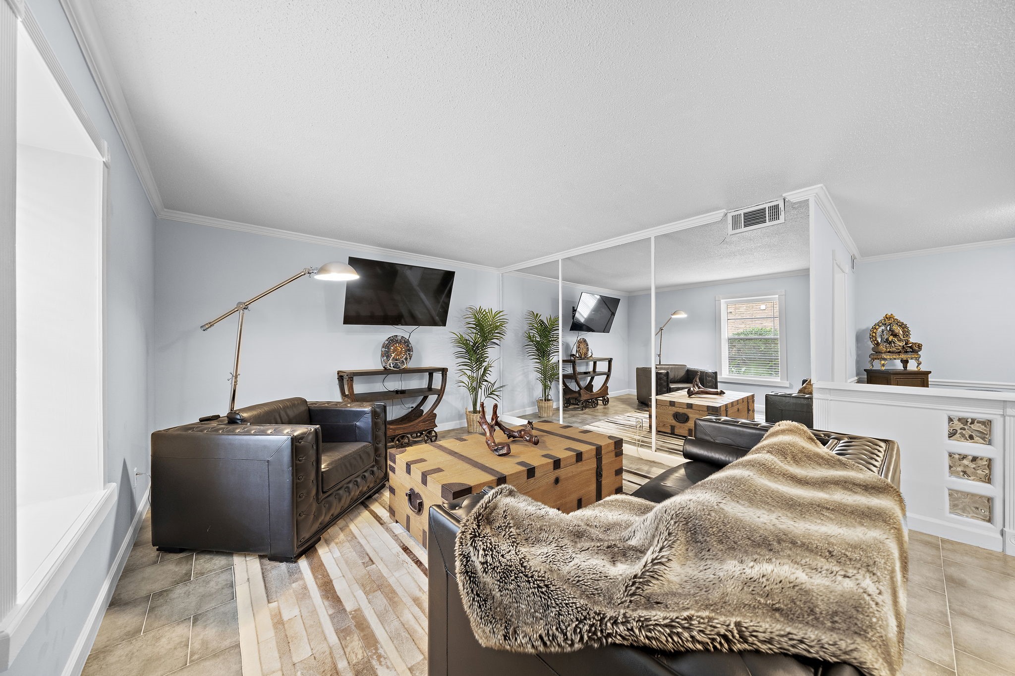 8289 Kingsbrook Road, Unit 173 Houston, TX 77024 - Photo 4 of 20 Gallery Image 4