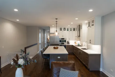 $960,000 | 940 North Wolcott Avenue, Unit 1, Chicago, IL 60622