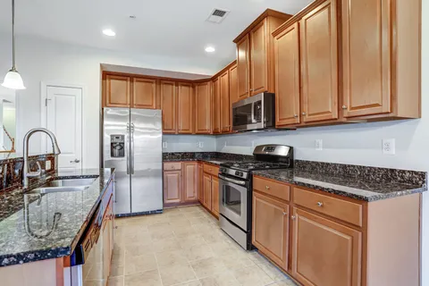 $549,000 | 454 Exchange Avenue, Gaithersburg, MD 20878