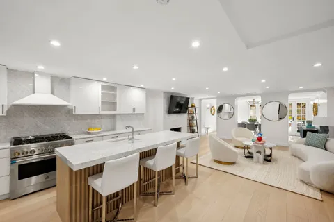 $9,995,000 | 222 East 61st Street | Lenox Hill