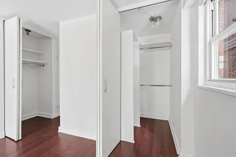 $935,000 | 360 East 72nd Street, Unit A306 | Lenox Hill