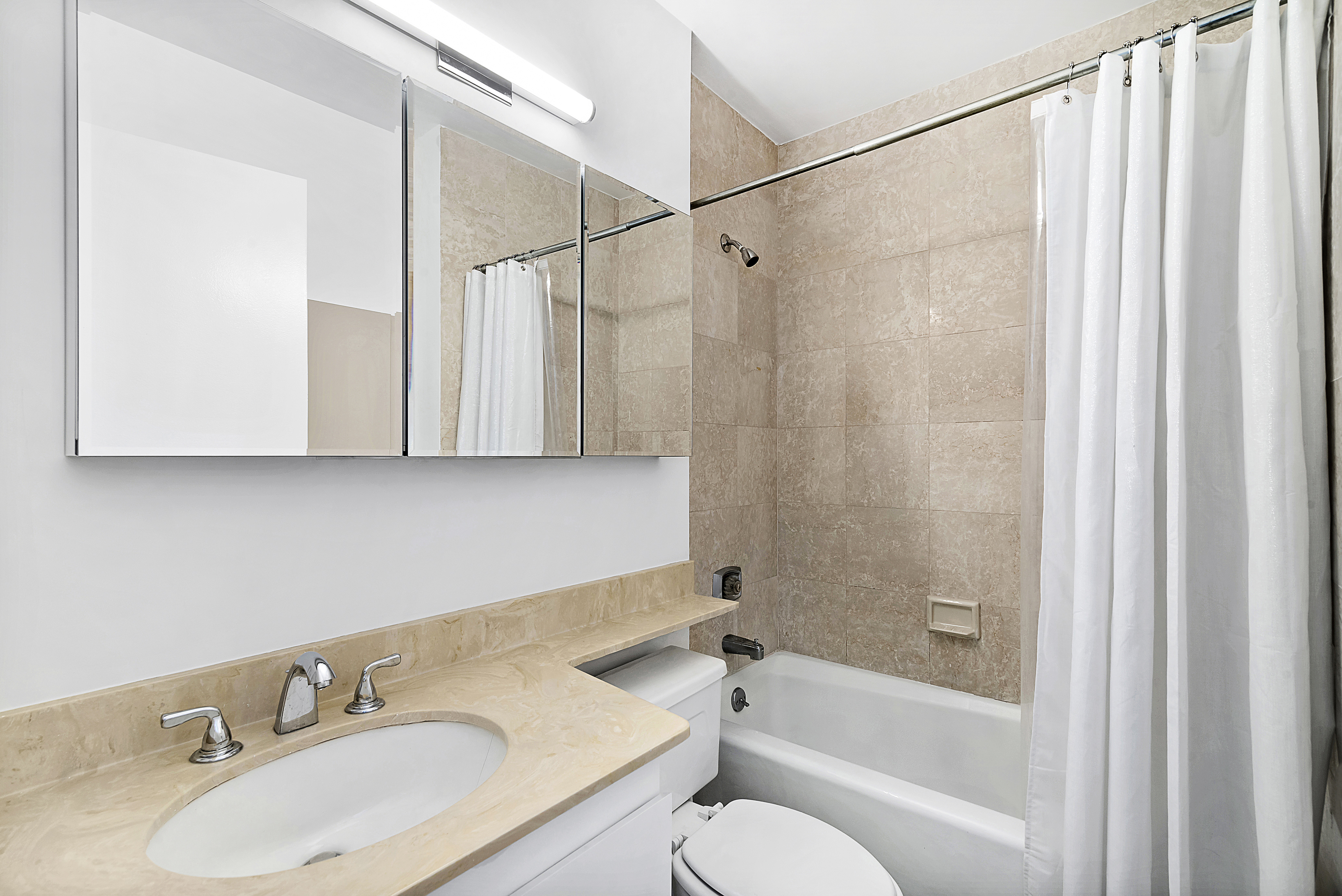 330 East 75th Street, Unit 9K Manhattan, NY 10021 - Photo 5 of 7