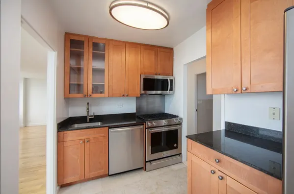 $8,000 | 424 West End Avenue, Unit 1108 | Upper West Side