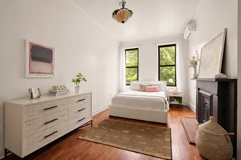 $1,250,000 | 21-23 45th Road, Unit 2 | Long Island City