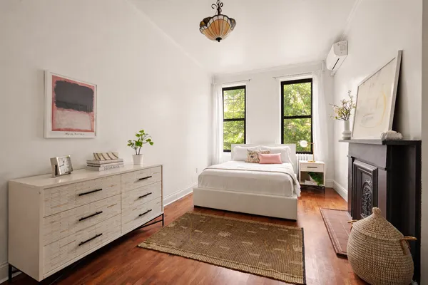 $1,250,000 | 21-23 45th Road, Unit 2 | Long Island City
