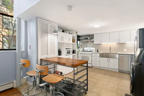 $940,000 | 309 East 108th Street, Unit 2/D | East Harlem