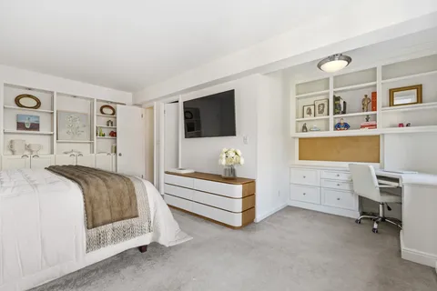 $1,295,000 | 315 East 69th Street, Unit 4B | Lenox Hill