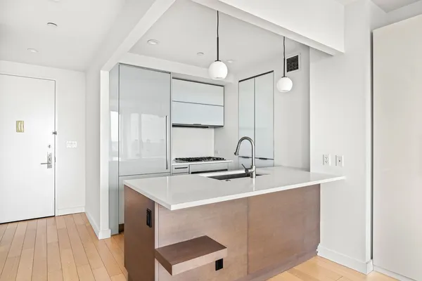 $4,500 | 22 North 6th Street, Unit 19I | Williamsburg