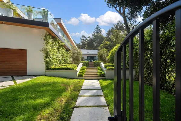 $4,100,000 | Laurel Canyon Road, Los Angeles, CA 90046
