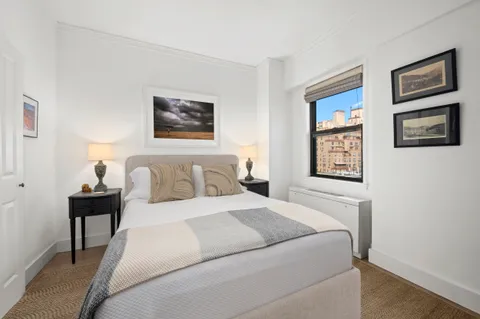 $610,000 | 201 East 21st Street, Unit 12M | Gramercy