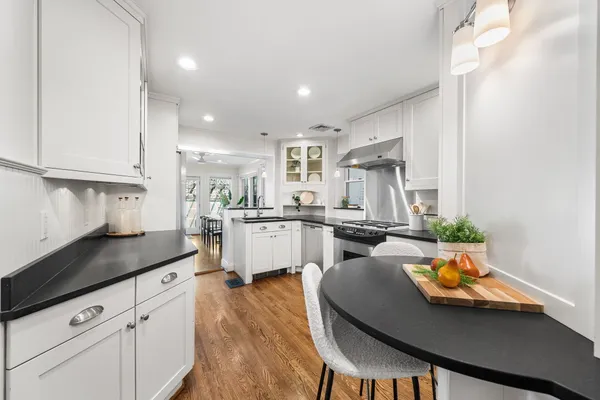 Contact Agent | 1515 T Street Northwest, Washington, DC 20009