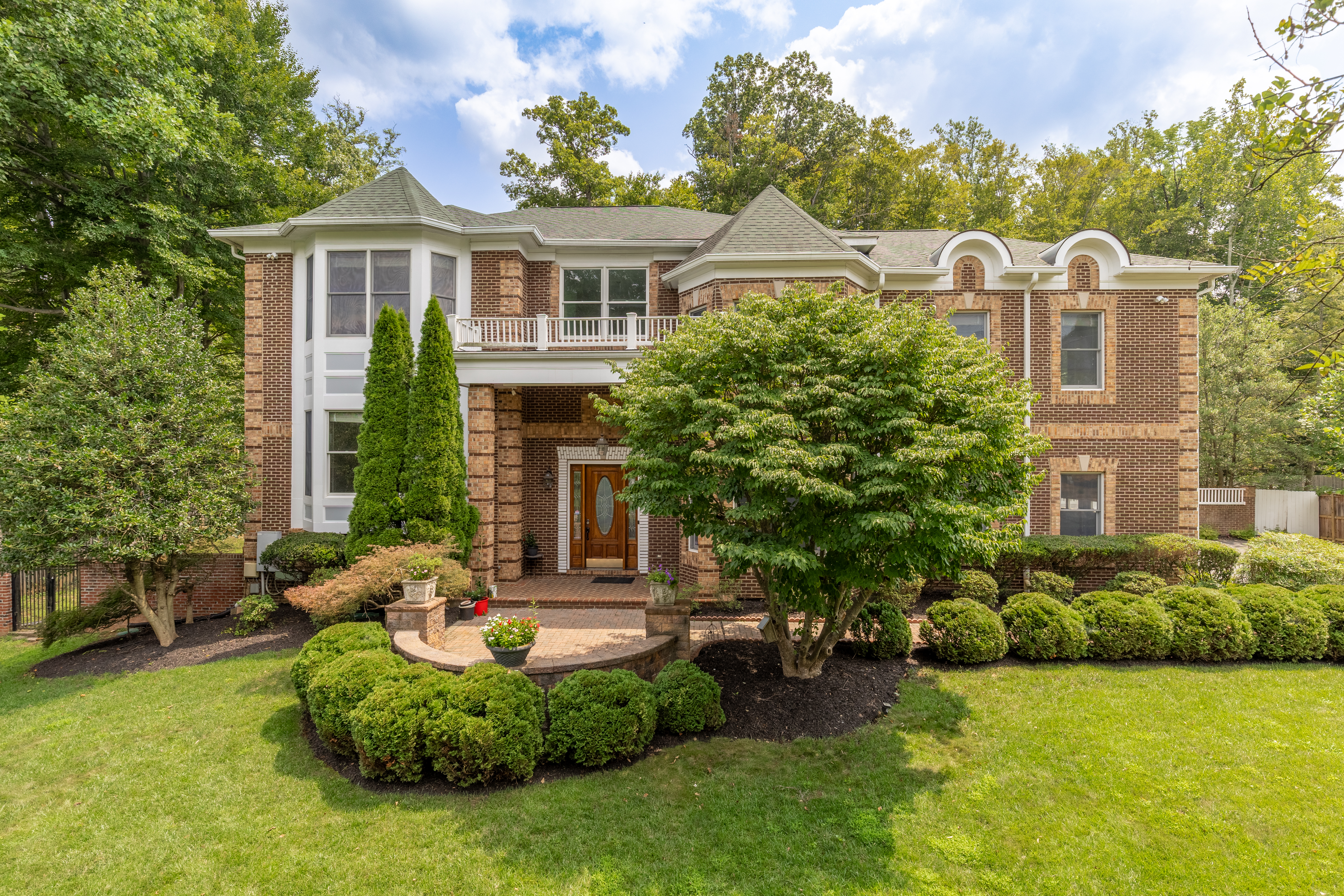8505 Howell Road Bethesda, MD 20817 - Photo 3 of 22 Gallery Image 3
