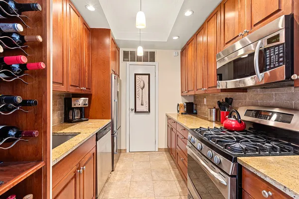 $1,150,000 | 253 West 73rd Street, Unit 9G | Upper West Side
