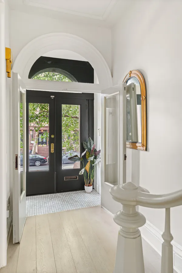 $6,000,000 | 265 6th Avenue | Park Slope