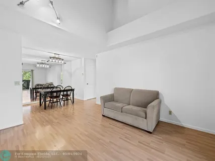 $369,999 | 5095 Heatherhill Lane, Unit 8, Boca Raton, FL 33486