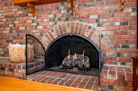 Contact Agent | 14 South Duke Street, Rockville, MD 20850