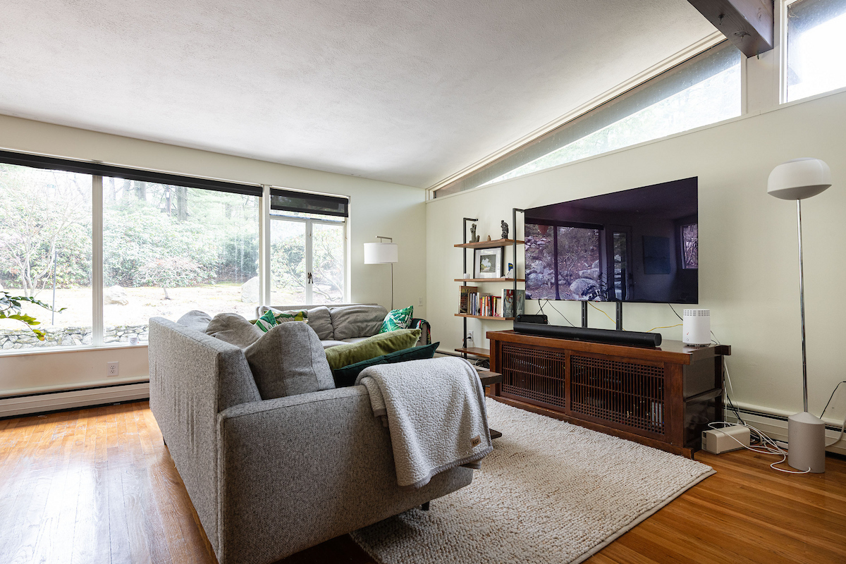 42 Peacock Farm Road Lexington, MA 02421 - Photo 5 of 26