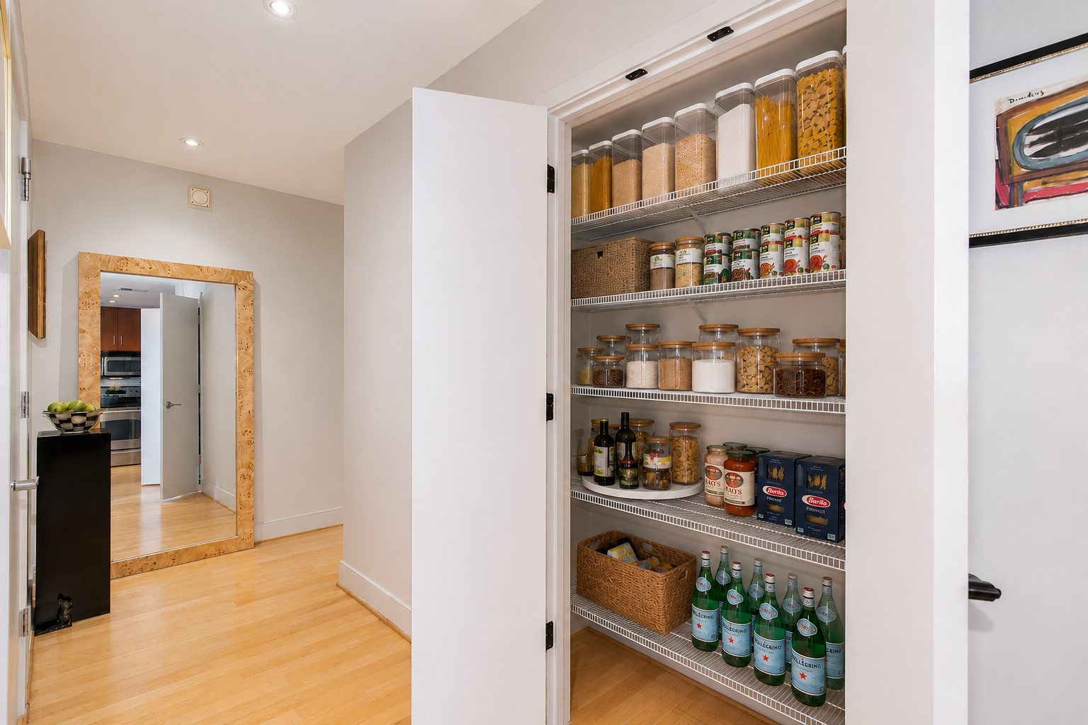 910 M Street Northwest, Unit 910 Washington, DC 20001 - Photo 3 of 34