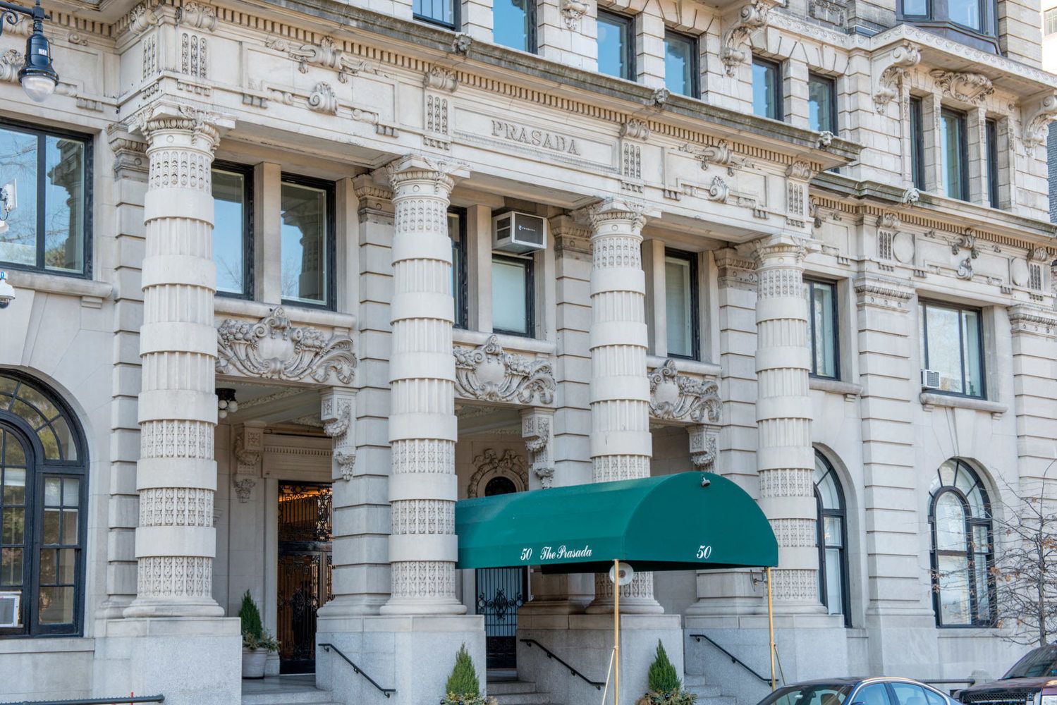 50 Central Park West, Unit 8BB Manhattan, NY 10023 - Photo 24 of 28 a front view of a building