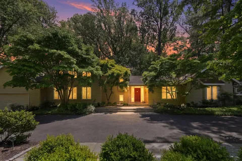 Contact Agent | 11815 Beekman Place, Rockville, MD 20854