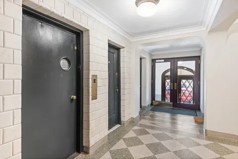 $800,000 | 319 West 18th Street, Unit 5I | Chelsea
