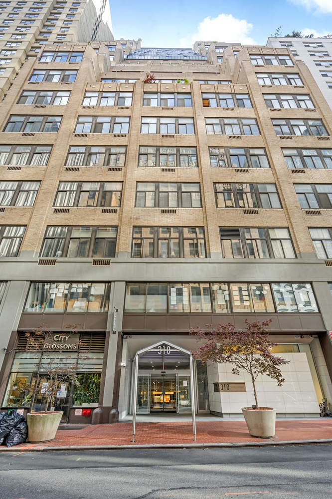 310 East 46th Street, Unit 15G Manhattan, NY 10017 - Photo 11 of 12