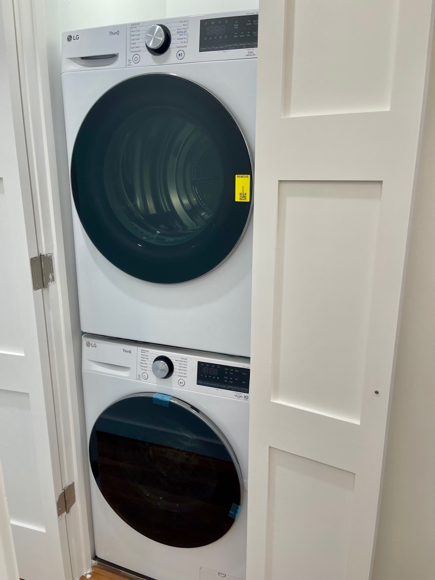 978 Bergen Street, Unit GARDEN Brooklyn, NY 11216 - Photo 10 of 15 a utility room with washing machine